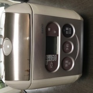 炊飯器（SANYO、3.5合炊き）差し上げます。