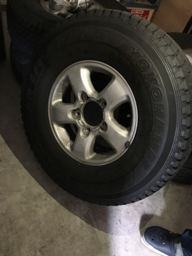 【値下げしました】スタッドレス【LT285/75R16】 116/113Q ランドクルーザー各種ホイール付き4本セットヨコハマタイヤY