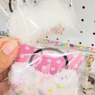 手編みのねこさんブローチ、キーホルダーも入荷しました！