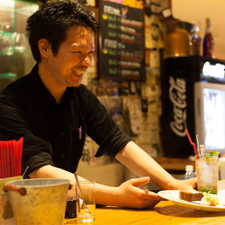 cafeバイト！友達や家族から自慢できる『カッコイイ仕事』してみませんか？ 時給の高さやつまらない仕事ではなく『凄い面白い仕事』をしましょう！ お客様から感謝されたり、オシャレな空間の中でご勤務できます♪の画像
