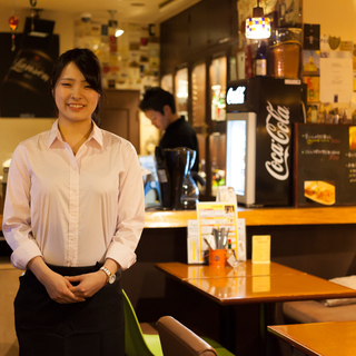 友達や家族から自慢できる『カッコイイ仕事』してみませんか？ 時給の高さやつまらない仕事ではなく『凄い面白い仕事』をしましょう！ お客様から感謝されたり、オシャレな空間の中でご勤務できます♪の画像