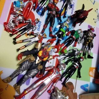 ウルトラマン、仮面ライダー