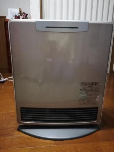 ガスファンヒーター