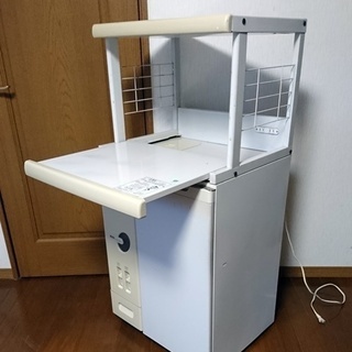 米びつ付きキッチンキャビネットの画像