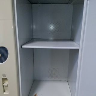 米びつ付きキッチンキャビネットの画像