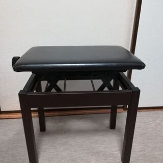 電子ピアノの椅子、さし上げます。
