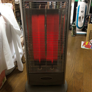 圏内即届 使用少ない 遠赤外線ストーブ 箱あり