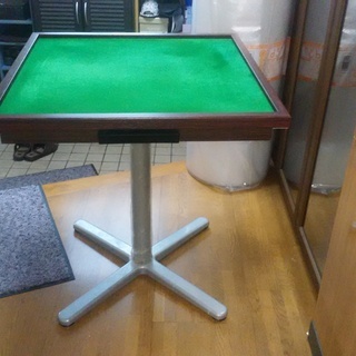 麻雀卓（手積み）譲ります。