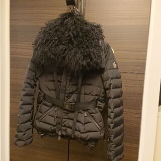 MONCLERグルノーブルお安くお譲りいたします!