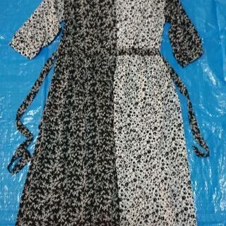 羽織ものとしてもOKのワンピースの画像