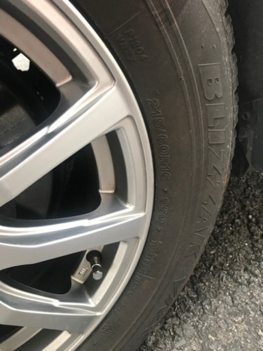 完売御礼‼️‼️スタットレスタイヤ 215/60   16インチ バリ山‼️