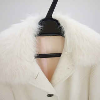 アンゴラ・ウールの暖かくて可愛い白のコートです♪の画像