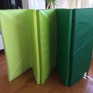 IKEA　折りたたみジムマット　PLUFSIG