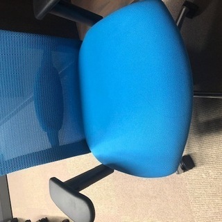 コクヨのオフィスチェアーの画像