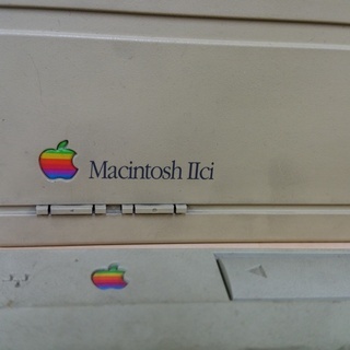 懐かしの名機「Macintosh IIci」の画像