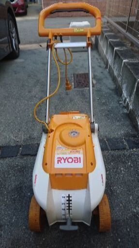 電動芝刈機