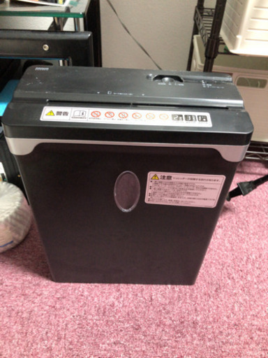 紙やカードを粉砕出来るシュレッダー
