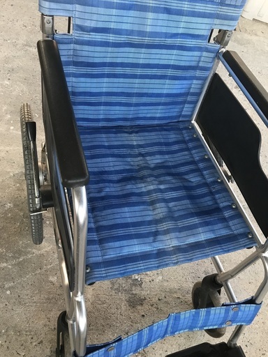 ☆彡介護用車いす。中古ですが、長期保管品です。どなたか使って下さい!!!