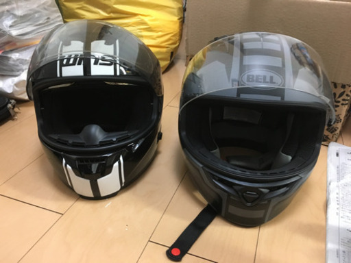 ヘルメット2個