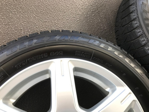 （大幅値下げ）ブリザックスタッドレス タイヤ＆ホイール　175/65R15