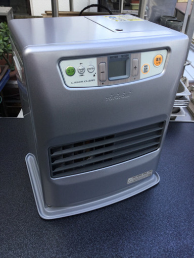 中古　2015年製　石油ファンヒーター　 　幅37.5　　奥行29　　高さ43　 （ｃｍ）　トヨトミ　ファンヒーター　　9畳