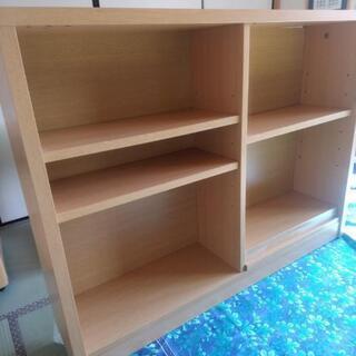 綺麗な本棚です。
