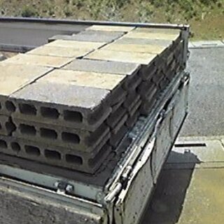 コンクリート、ブロック、レンガ、ガラス、陶器回収いたします。 他社で、一般家庭の回収で、高額見積もりは、ご相談ください。 - 行田市