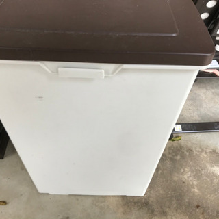 ゴミ箱2つセットの画像