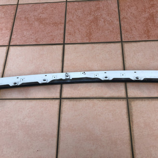 トヨタ　ノアAZR60前期　フードモール　白の画像