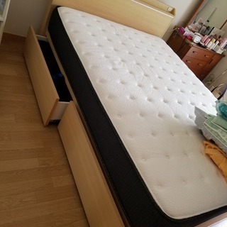 ダブルベッド