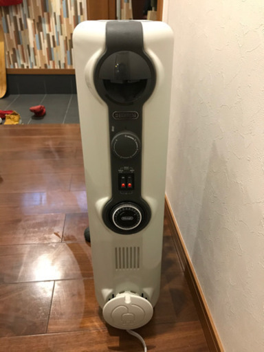 デロンギ　オイルヒーター　中古品　8ー10畳
