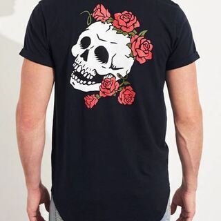 新品【HOLLISTER】 ホリスター　左胸・バック（スカル＆ローズ）グラフィックマストハブ カーブヘムTシャツ　サイズ：M (日本Lサイズ相当)の画像
