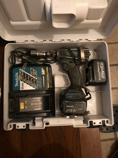 マキタ製  14.4V 3.0An インパクトドライバ
