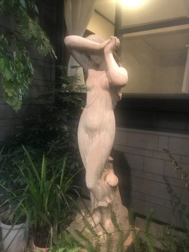 イタリア　直接輸入　女像