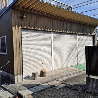 電動シャッター　貸しガレージ　レンタル倉庫 収納　駐車場付き