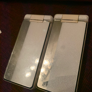 携帯電話　ガラケー docomo　SH-06A ホワイト