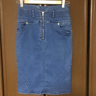 MURUA、dazzlinのスカート2着の画像