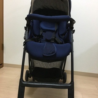 アプリカ超軽量3.9kgの両対面ベビーカー5000円