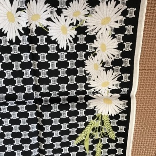 セリーヌ 大判ハンカチの画像