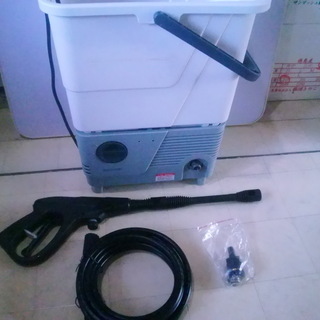 タンク式高圧洗浄機