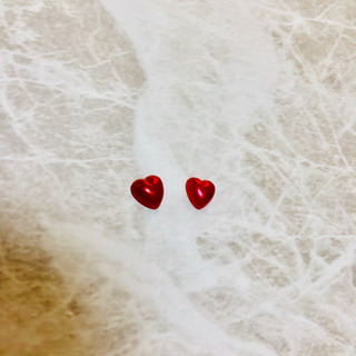 赤 プチ ハート ピアス イヤリングの画像