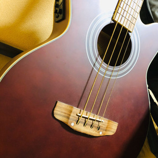 【新品/未使用(1度チューニングのみ実施)】URIEL エレキアコースティックベースの画像