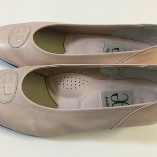 エレガンスパリスのローヒールパンプスの画像