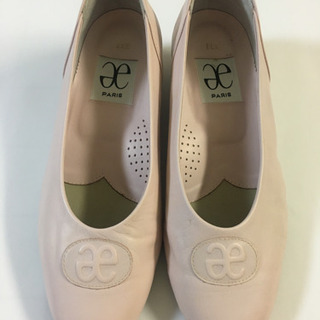 エレガンスパリスのローヒールパンプスの画像