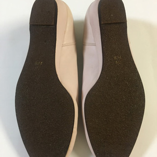 エレガンスパリスのローヒールパンプスの画像