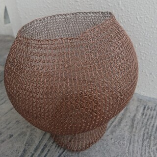 インドネシア　アート作品　ツボ　