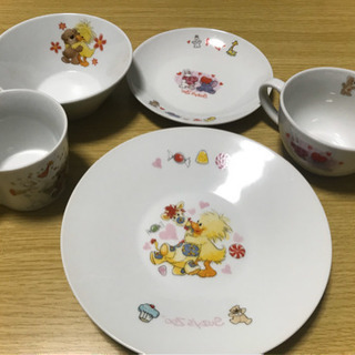 【中古】スージー・ズー　食器セット(KFCの特典購入品)