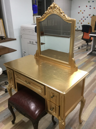 ゴールドカラー　ドレッサー猫脚タイプ