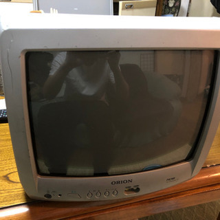 14型のブラウン管テレビ(06年製)です。