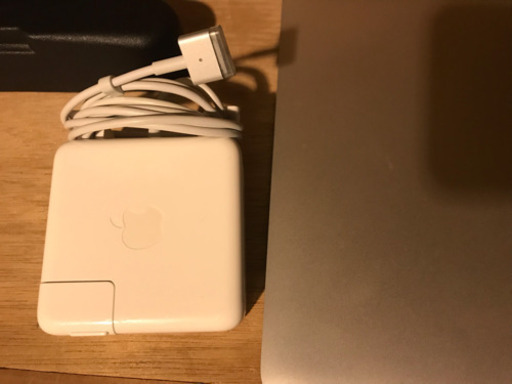 【残り数日】Macbook Pro 13.3インチ Paul Smithケース付き